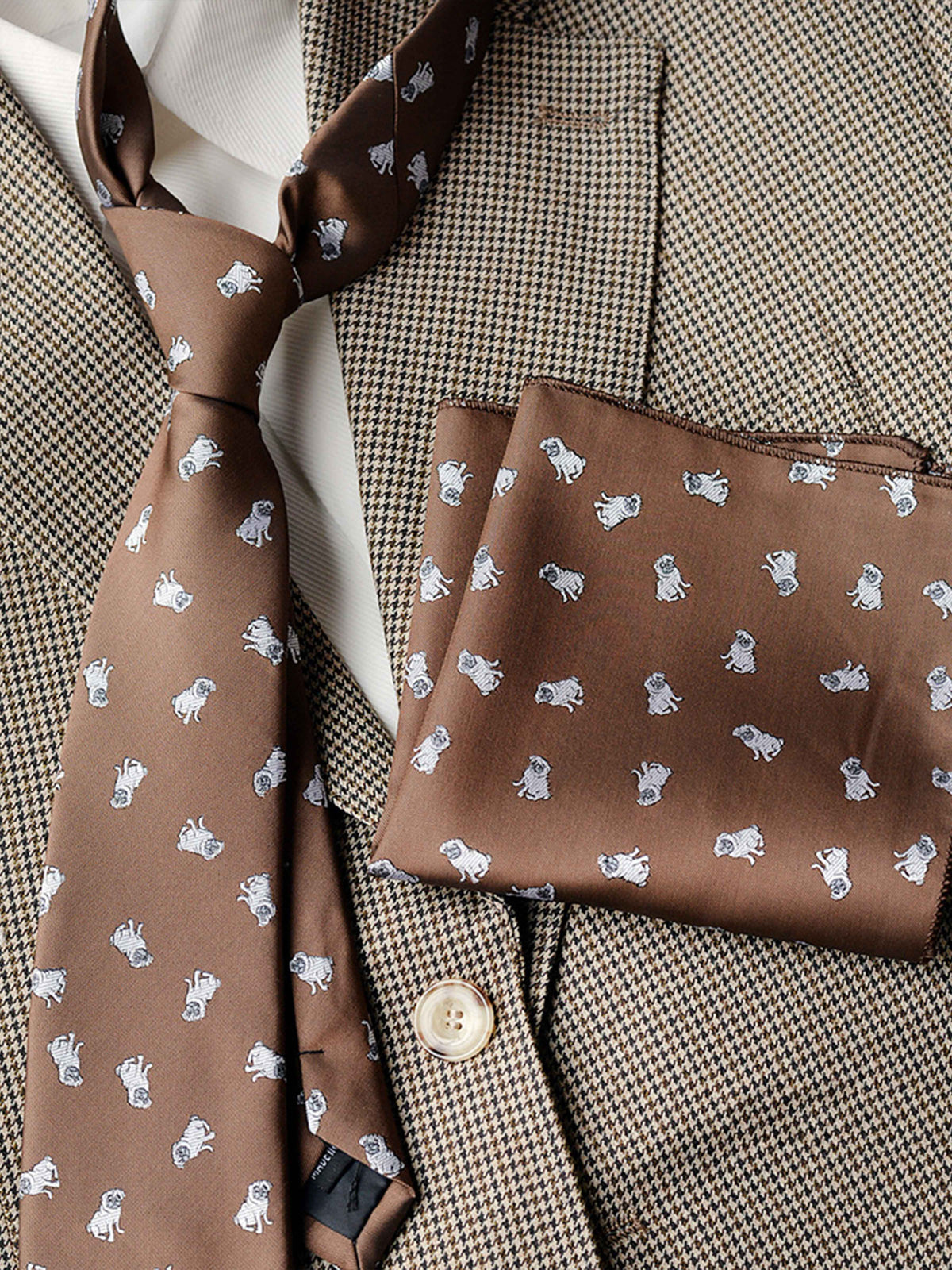 Exquisite Men's Patterned Tie and Pocket Square Set