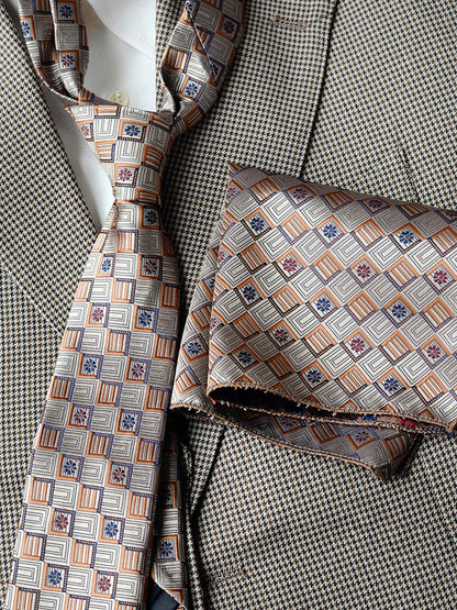 Exquisite Men's Patterned Tie and Pocket Square Set