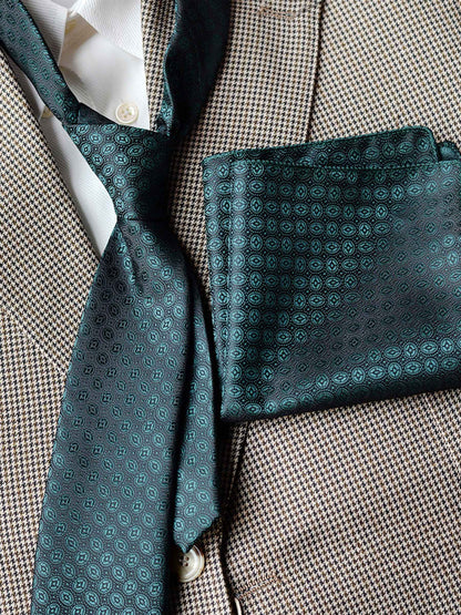 Exquisite Men's Patterned Tie and Pocket Square Set